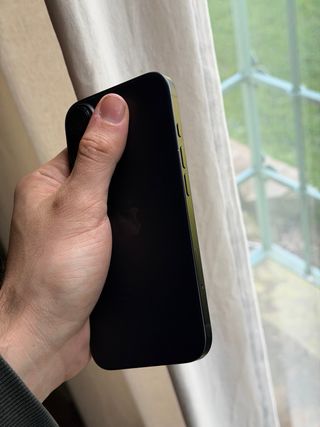 iPhone 16 128GB color negro con caja