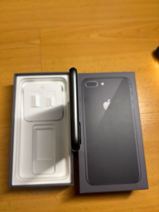 iPhone 8 Plus 64GB Space Gray 78% Batería