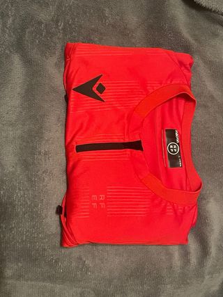 Camiseta Árbitro Macron RFEF Roja Talla L