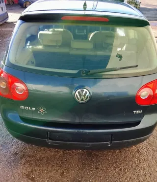 Portón Trasero Golf V
