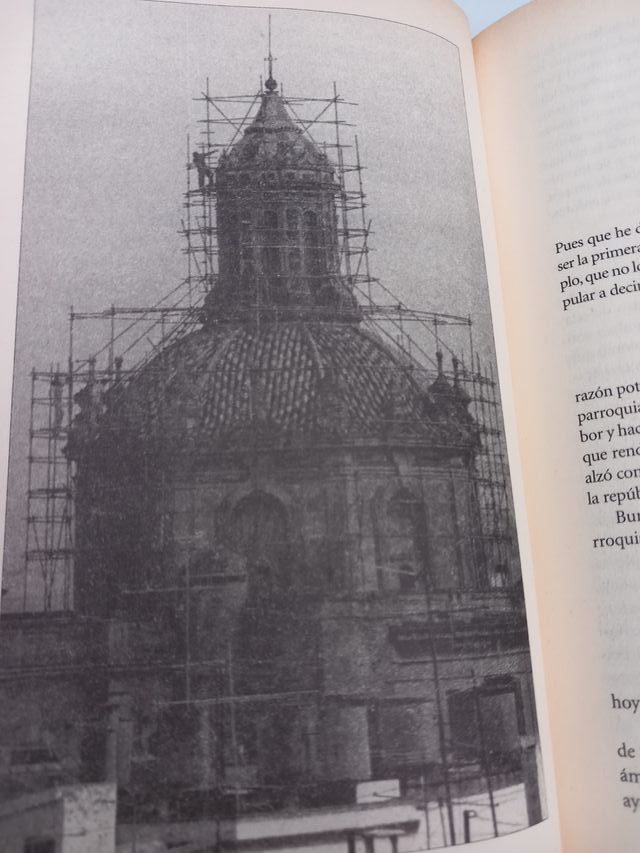 4 LIBROS SOBRE SEVILLA