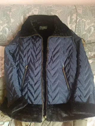 Chaqueta acolchada Ragussa azul marino con pelo