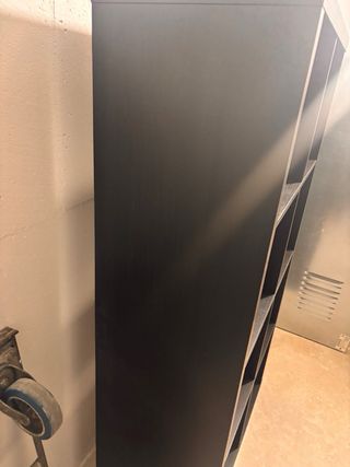 Mueble Estantería Negro con huecos