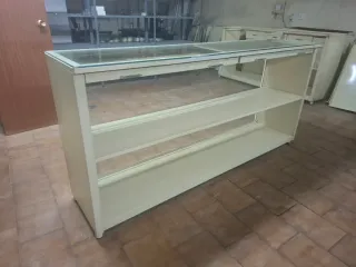 Mostrador Vitrina Metal y Cristal Beige