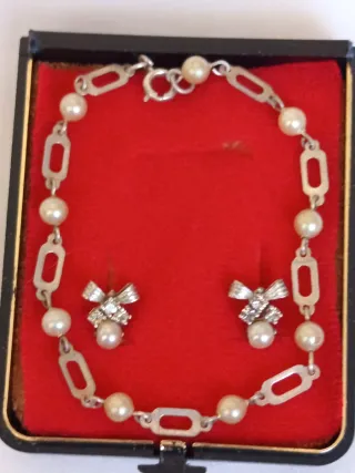Conjunto Plata Niña: Pulsera y Pendientes