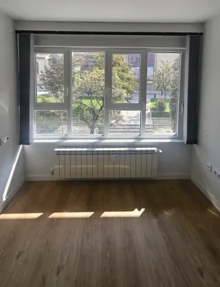 Cortinas verticales de lamas grises