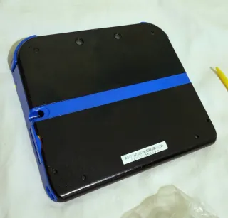 Nintendo 2DS 64GB + Pokémon, Mario Kart 7, Zelda