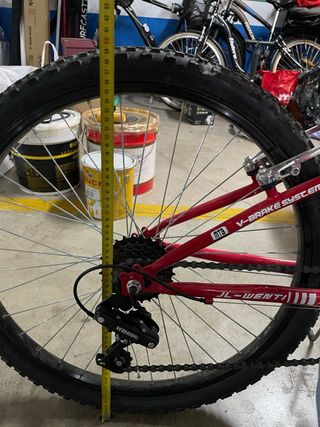 Bicicleta de montaña infantil roja