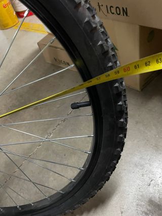 Bicicleta de montaña infantil roja