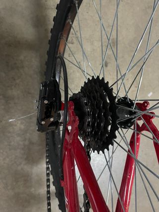 Bicicleta de montaña infantil roja