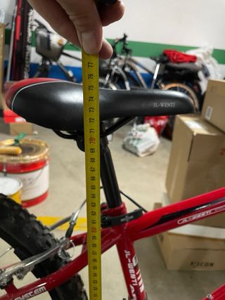 Bicicleta de montaña infantil roja