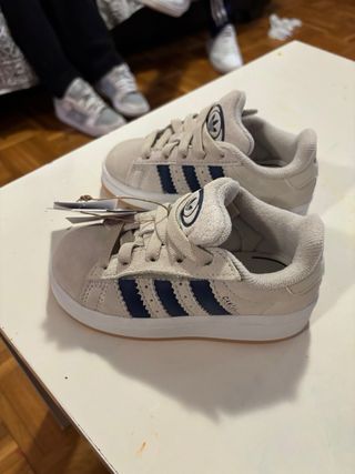 Zapatillas Adidas Campus niño nuevas Talla 25