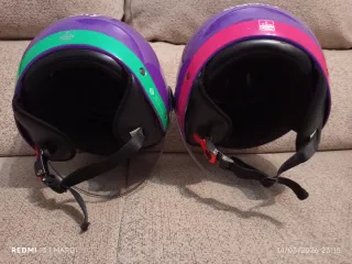 2 Cascos Morados Talla M y L. Se vende por separad