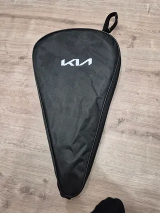 Pala de pádel blanca con diseño