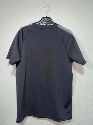 Camiseta McKenzie Negra y Gris