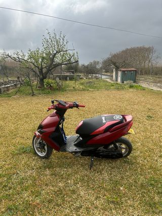 Yamaha Jog RR Scooter Automática Roja