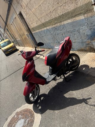 Yamaha Jog RR Scooter Automática Roja