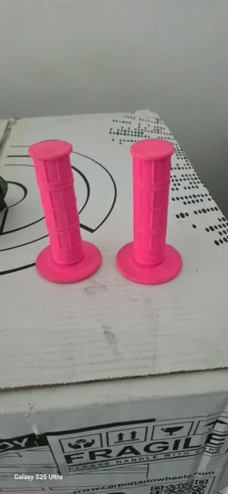 Puños de bicicleta tipo monty nuevos color rosa