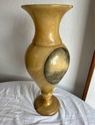Jarrón de alabastro antiguo