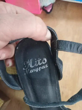 Sandalias de cuña negras y beige