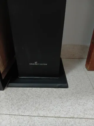 Altavoz Torre Negro y Plateado