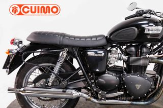 TRIUMPH BONNEVILLE BLACK