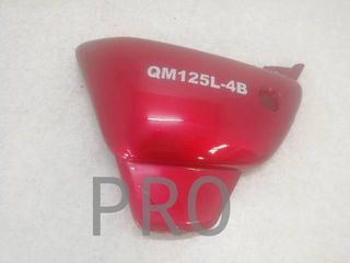 Chapa Bajo Asiento Izq. Qingqi QM125L-4B