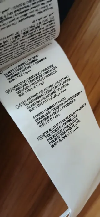 Vestido estampado floral y encaje