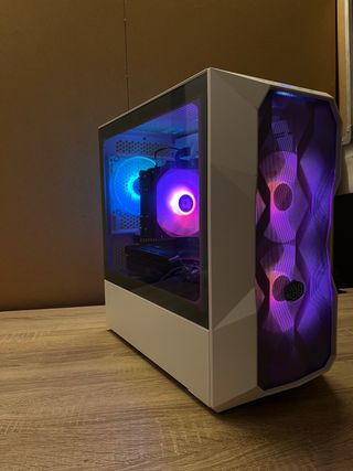PC Gaming RX 7900 XTX 24GB Ryzen 7 9700X 32GB ddr5