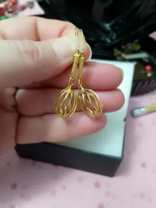 Orecchini pendenti dorati anni '80