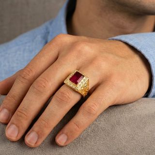 sello oro 18k con piedra