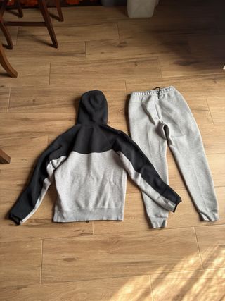 Tuta Nike Tech Fleece Grigia e Nera