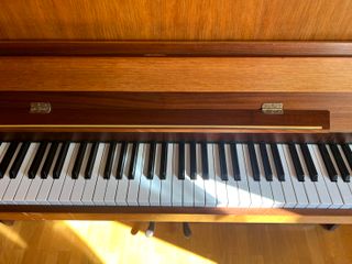 Piano Vertical Madera Eisenberg