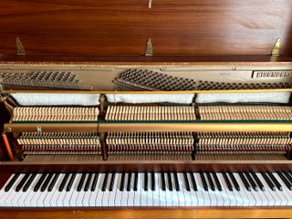 Piano Vertical Madera Eisenberg