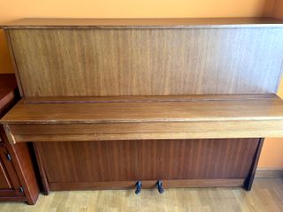 Piano Vertical Madera Eisenberg