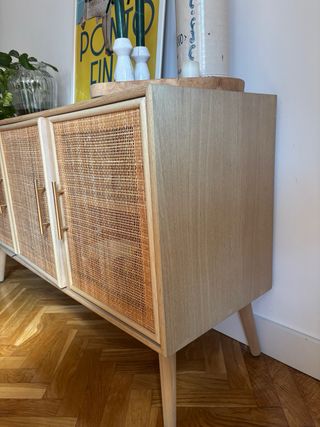 Aparador madera y ratán natural