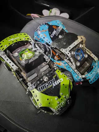 2 Coches Robot Big DJ MP3