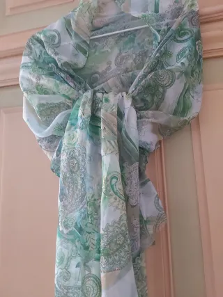 Foulard stola verde e oro con motivi floreale