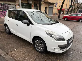 Renault Scenic 2012