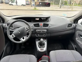 Renault Scenic 2012