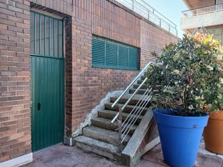 Garaje para coche mediano