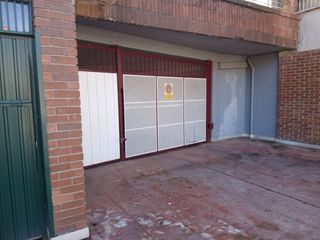 Garaje para coche mediano