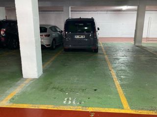 Garaje para coche mediano