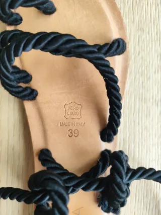 Sandali bassi neri con lacci