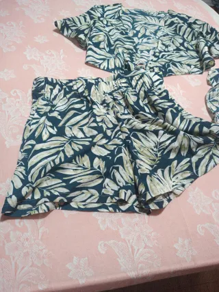 Conjunto SHEIN Blusa Corta y Shorts Estampado