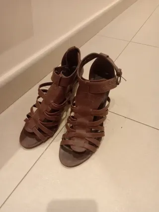 Sandalias romanas marrones T.38