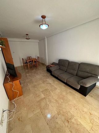 Piso en alquiler en Linares