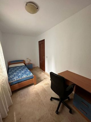 Piso en alquiler en Linares