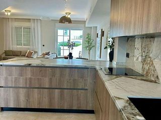 Casa adosada en alquiler en Los Naranjos - Las Brisas en Marbella