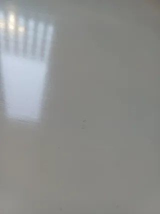 Mesa baja blanca y madera 120x45cm